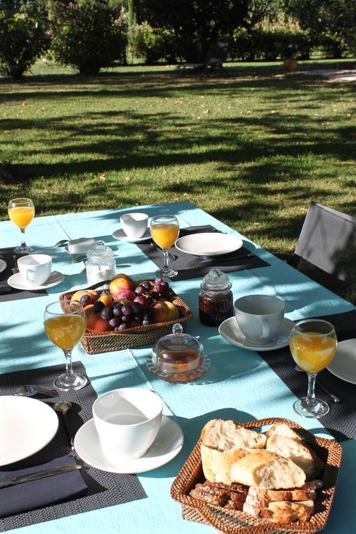 Domaine De Fontbelle Bed and Breakfast Graveson Εξωτερικό φωτογραφία