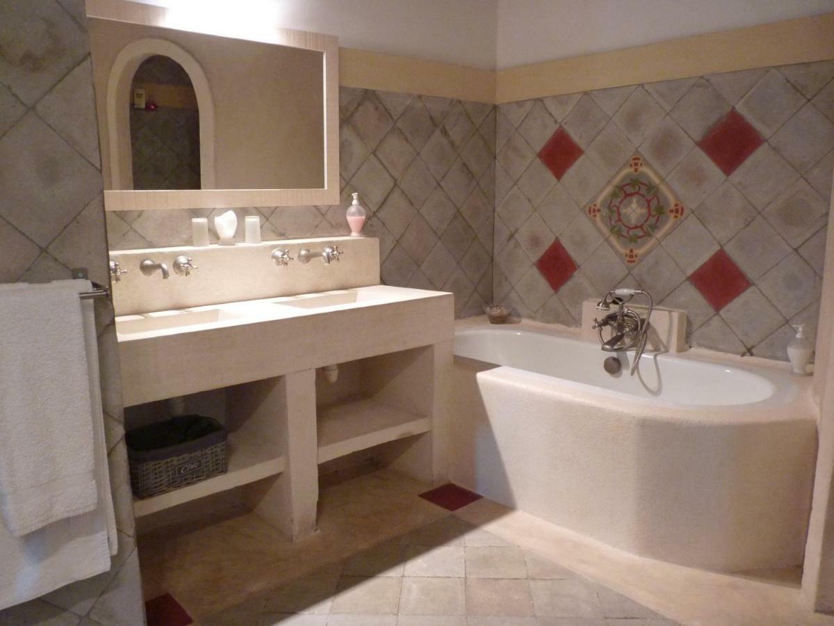 Domaine De Fontbelle Bed and Breakfast Graveson Εξωτερικό φωτογραφία